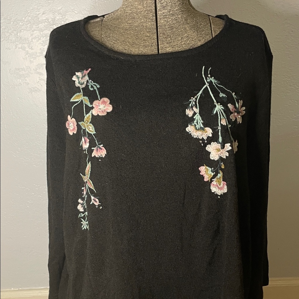 Floral Embroidered Black Women's Sweater